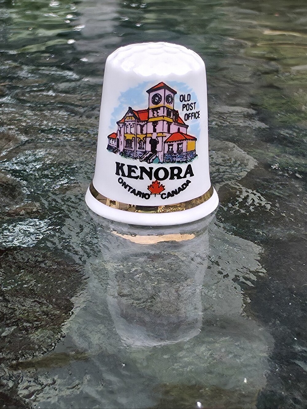 Porcelaine Souvenir Thimble Kenora Ontario
